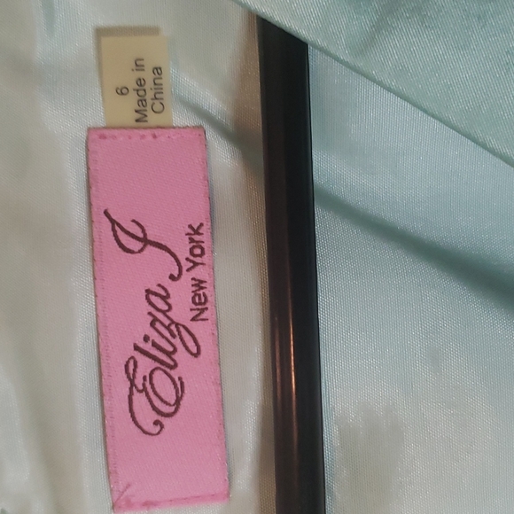 Dress - Picture 1 of 6